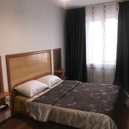 2 Rooms Apartment Near Kaznu, Botanical Garden,Un, Atakent, Forum アルマトイ エクステリア 写真