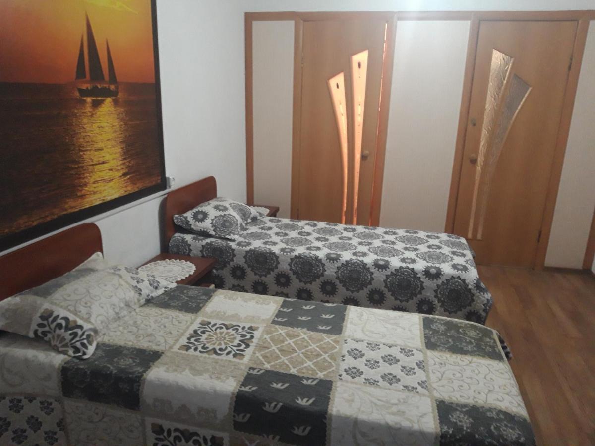 2 Rooms Apartment Near Kaznu, Botanical Garden,Un, Atakent, Forum アルマトイ エクステリア 写真